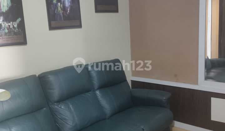 Disewakan Apartemen Cosmo Mansion 1 Bedroom Lantai Tinggi Furnished