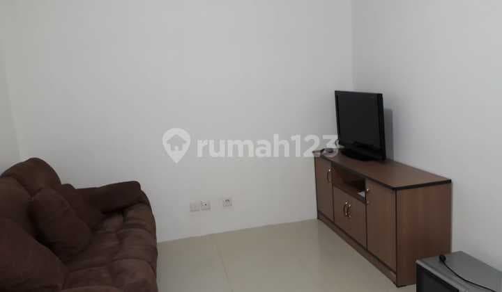 Dijual Apartemen Cosmo Mansion 1 Bedroom Lantai Tengah Semi Furnished
