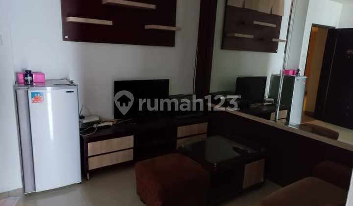 Sewa Apartemen Cosmo Mansion 1 Bedroom High Floor