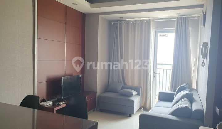 Sewa Apartemen Cosmo Residence 2 Bedroom Lantai Tinggi