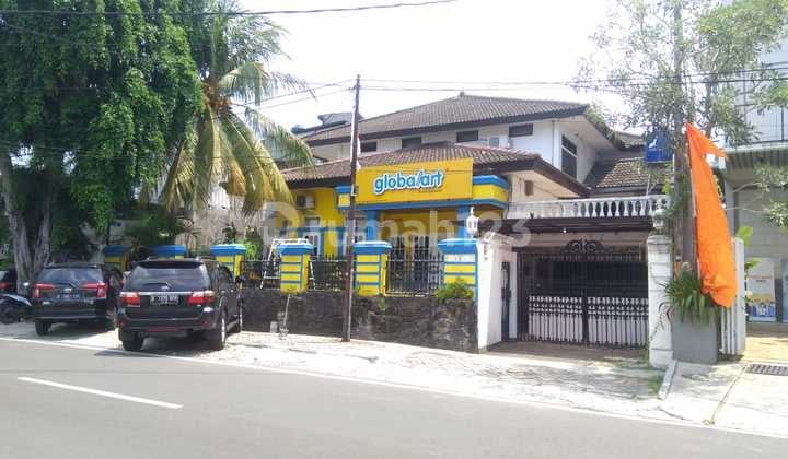 Spacious House Suitable for Office .. Business Place and Residence Strategic Location on Main Road