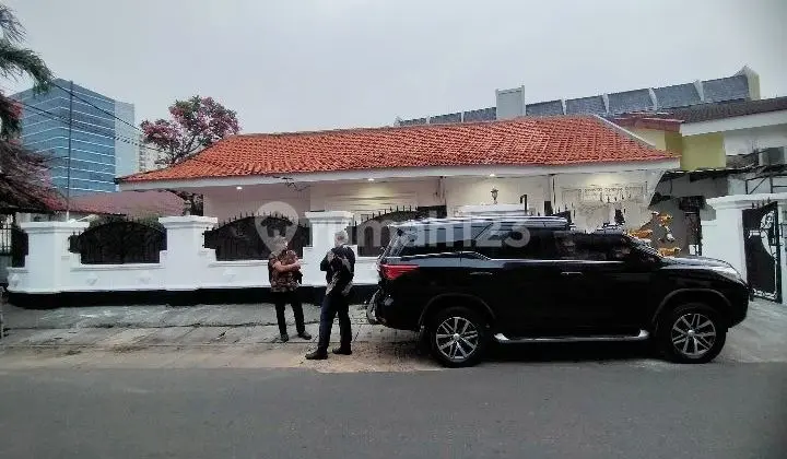 Rumah Luas Bagus...!! Cocok Untuk Kantor Dan Tempat Tinggal Good Area .. Bebas Banjir