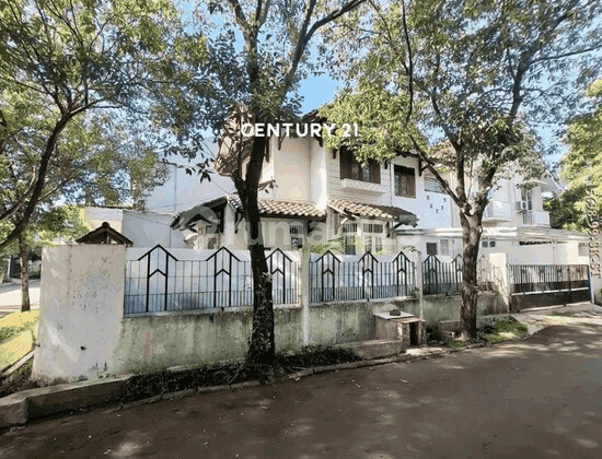 For Sale: Hook House in Sector 5 Complex, Bintaro Jaya