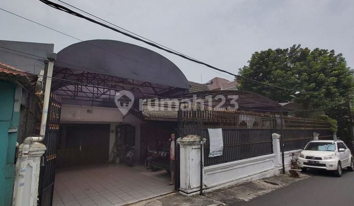 Rumah sederhana di Pejaten dekat Sentra Bisnis Kuningan Jakarta Selatan