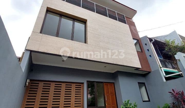 Rumah Nyaman dan Asri di Sentra Bisnis Pondok Indah Jakarta selatan
