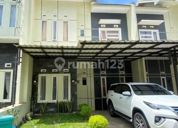 Rumah Minimalis 2 Lantai Dekat NK Cafe Kepuharjo