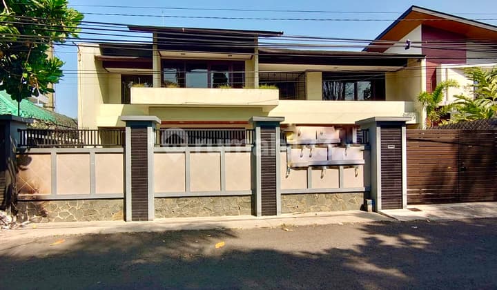 Runah Tengah Kota Kawasan Jalan Surabaya Dekat Ijen