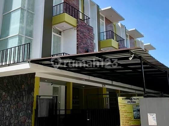 Rumah Kos Eksklusif Bunga-bunga Soekarno Hatta