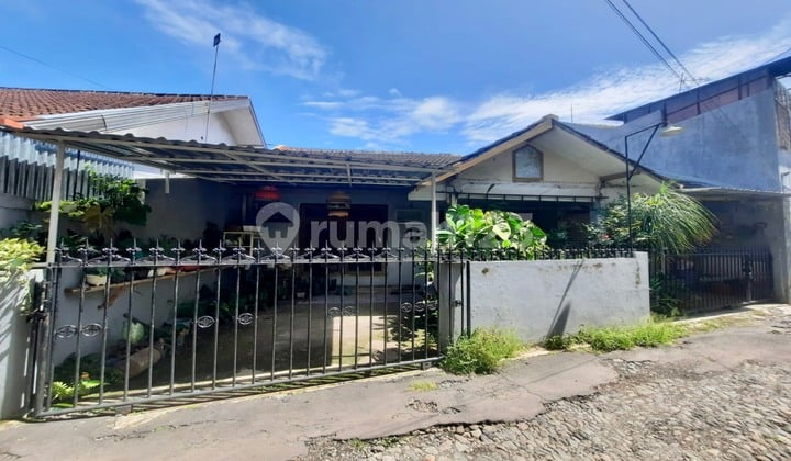 Affordable House Ideal for Upgrading to a Boarding House, Clove Flower Area, Soekarno Hatta Road.