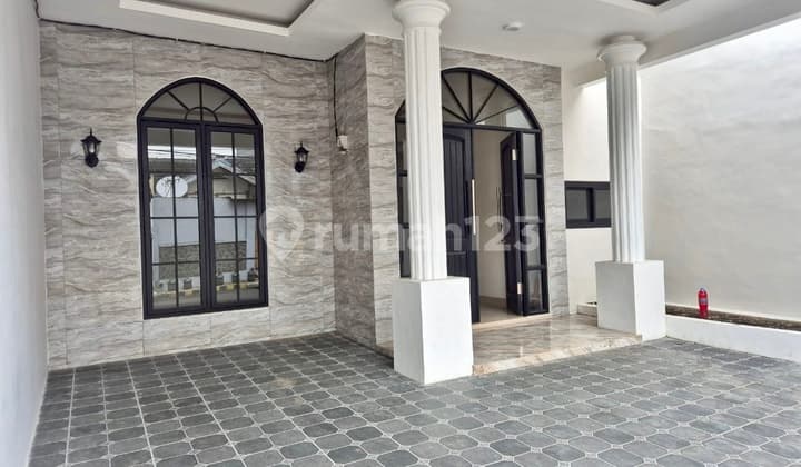 Strategic House in the Lake Toba Area, Sawojajar 1