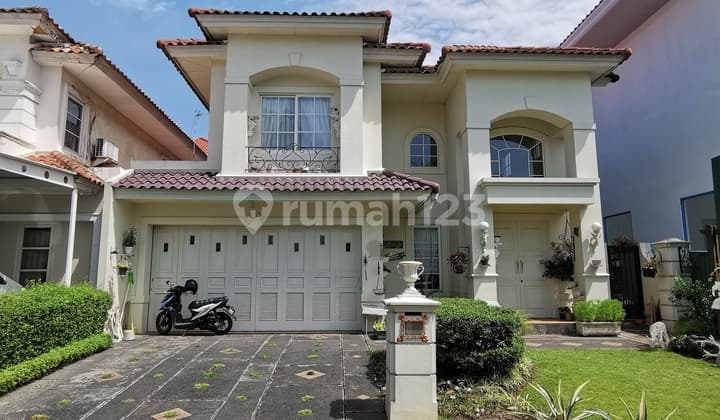 Rumah mewah Beverly Golf Karawaci semi furnish sangat rapi langka dekat lapangan golf