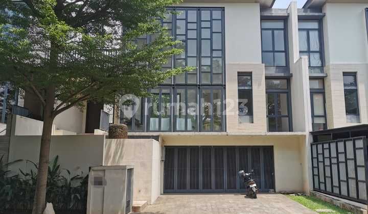 Rumah Mewah Full Furnish Lancewood Navapark Bsd Depan Taman