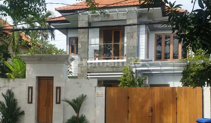 Dijual Villa di Umalas Kerobokan Bali 3+1kt SHM Imb S Pool Ff Vln