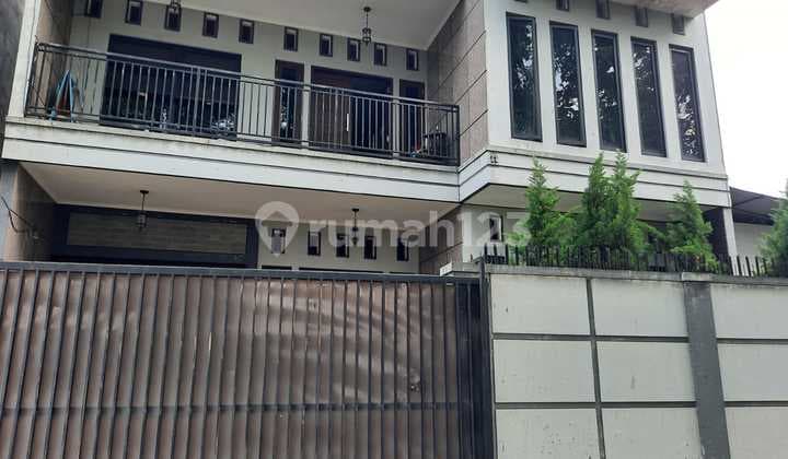 rumah mewah bangunan sendiri kokoh kuat..kamar besar2