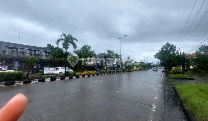 2. Main road. Sunset Road. Suitable for any type of business. Isn't it?