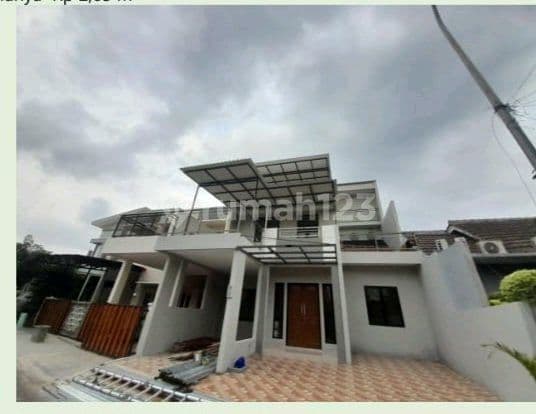 Bsd Taman.chrisant Murah.3 Lantai Hdap Selatanbynl