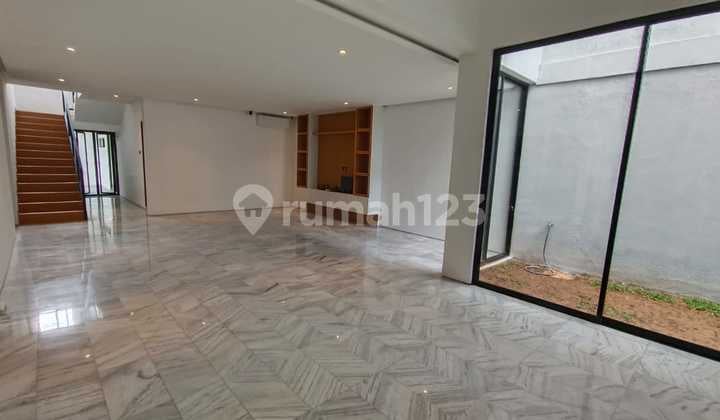 Rumah Mewah Kembangan 5 menit pintu tol Desain Arsitek 2 Lantai