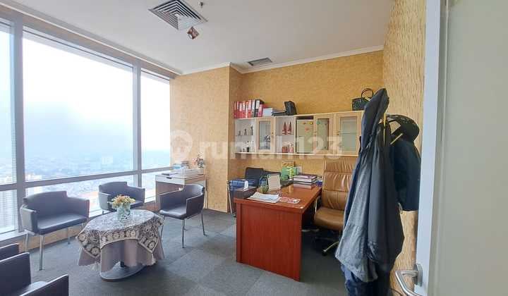 Perkantoran Soho Capital S Parman Semi Furnished