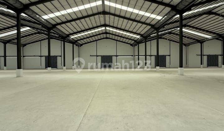 For Rent Laksana Warehouse 22X50, can be combined.