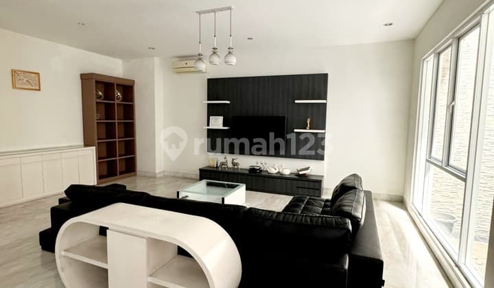 Rumah Rapi Minimalis Pluit 10x23 Fully Furnished