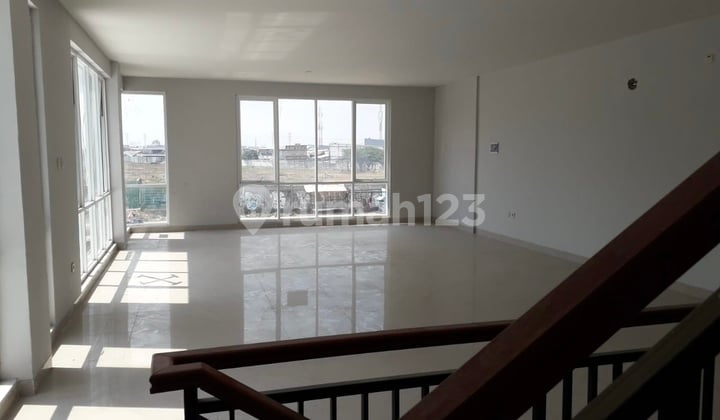 Dijual Cepat Ruko Hook Royal Palm Cengkareng