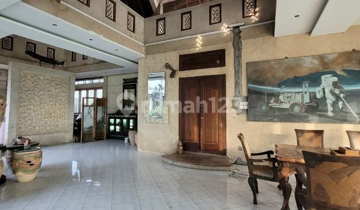 A Beautiful And Ready-To-Use Gallery For Sale In Busy Commercial Area At Batubulan, Gianyar, Close To Indogrosir Bali And Bali Bird Park