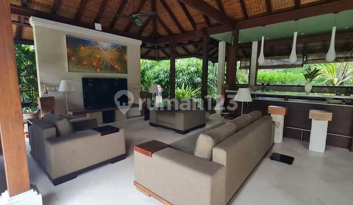 Cozy Villa In Beraban With Big Garden And Swimming Pool Close To Nyanyi Beach
