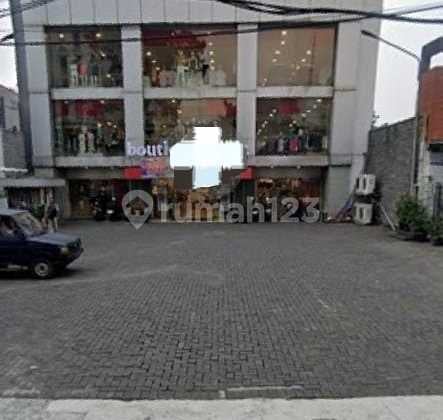 Bangunan Cocok untuk Tempat Usaha Pinggir Jalan Raya