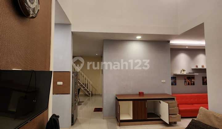 Dijual Rumah Fully Furnished + Perangkat Electronic Mewah Siap Pakai Tanpa PR