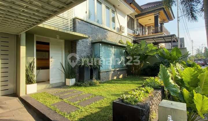For Sale 2-Story House One Gate in Elite Area Mataram Wn