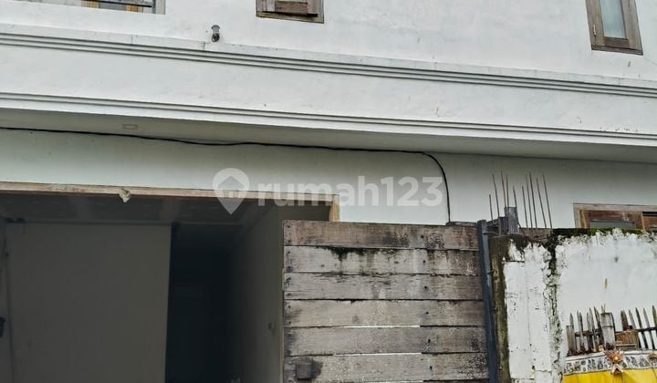 Land 150.0 M² Plus 4-Bedroom House in Renon Gp