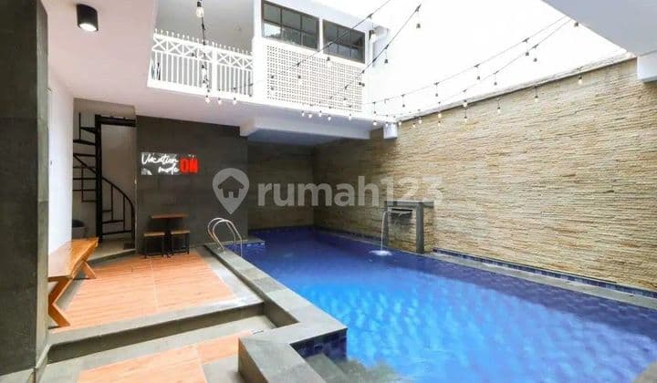 Luxury House on Tubagus Ismail Main Road, Sayap Dago, Bandung