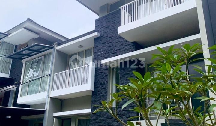 Rumah Terawat di Resort Dago Pakar Bandung Dago atas Giri