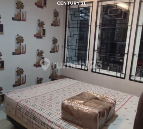 Rumah 2 Lantai Siap Huni di Cluster Florencia Lippo Cikarang