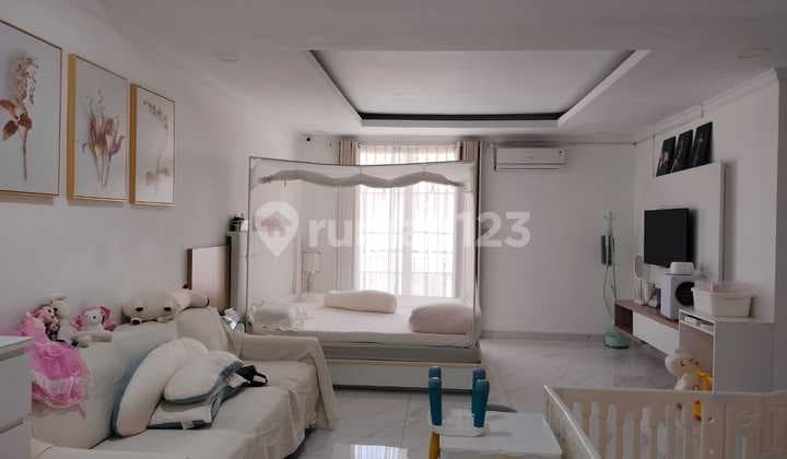 Rumah Dijual Ancol, Semi Furnish, Luas 8×15 Meter