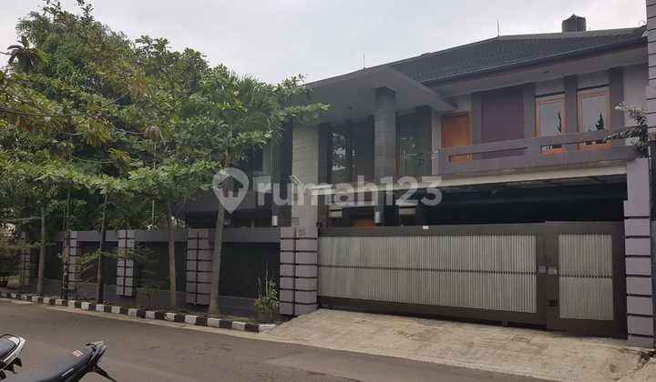 Dijual Rumah Mewah Lokasi Strategis di Komp.sukaluyu Bandung