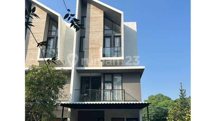 Rumah Hook Semi Furnisheddi Provence Suites BSD