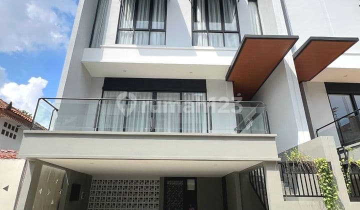 Rumah Cantik Modern di Kemang Jakarta Selatan
