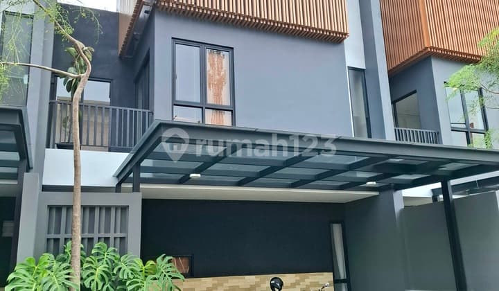 Rumah Cantik 3 Lantai Dengan Rooftop Di Pondok Cabe