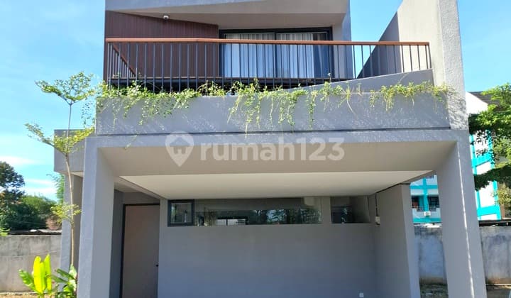 Rumah Modern Cantik Di Tangerang Selatan