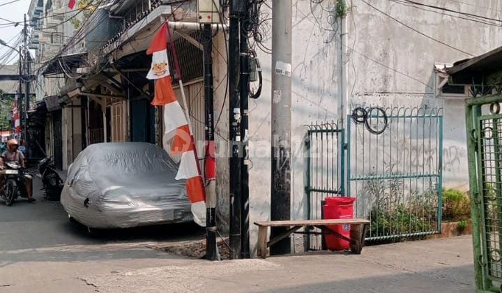 2-Storey House in Kebon Jeruk, Sawah Besar, Central Jakarta