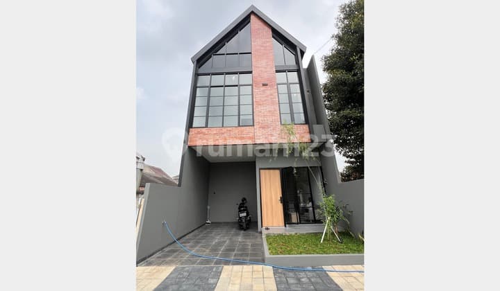 Rumah 2 Lantai Siap Huni Bebas Banjir Dekat Stasiun Depok