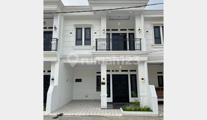 Rumah 2 Lantai Bebas Banjir Dekat Stasiun Depok Lama dan Baru