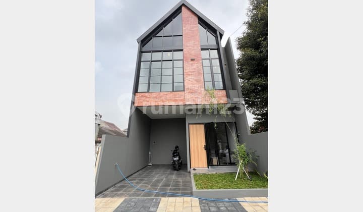 Rumah Mewah Harga Murah Lokasi Dekat Stasiun Depok