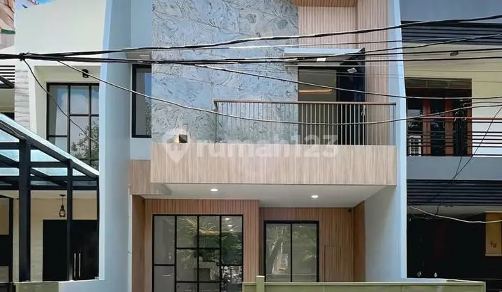 Brand New House Dalam Komplek Besar di Pondok Indah