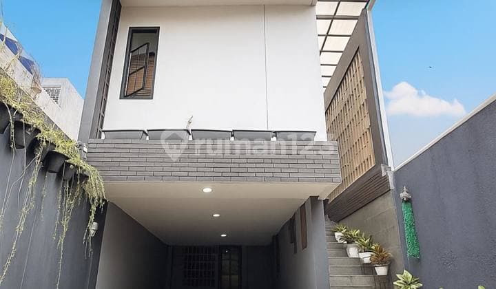 For Sale Like New House in Cilandak