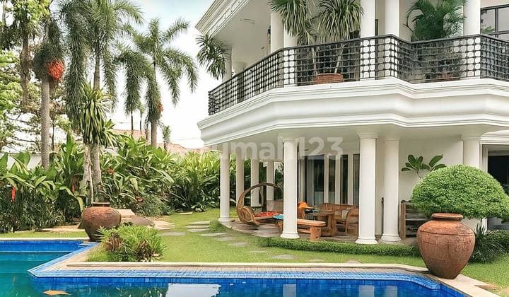 Rumah Dalam Komplek Posisi Hook Di Cilandak