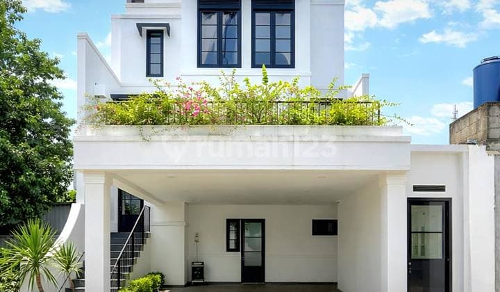 Brand New House Dalam Townhouse Lokasi Strategis di Jagakarsa