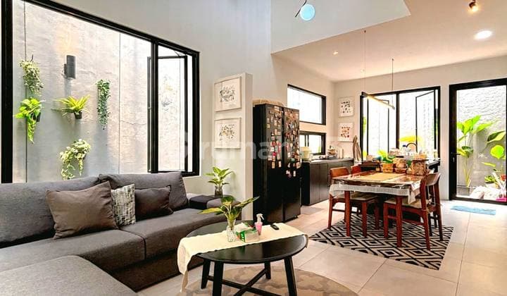 Single House Seperti Baru Sangat Terawat Di Cilandak