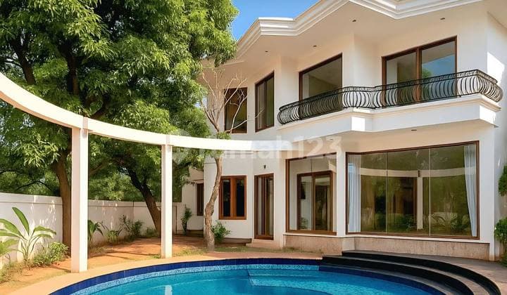 Rumah Mewah Terawat Di Kuningan Jaksel